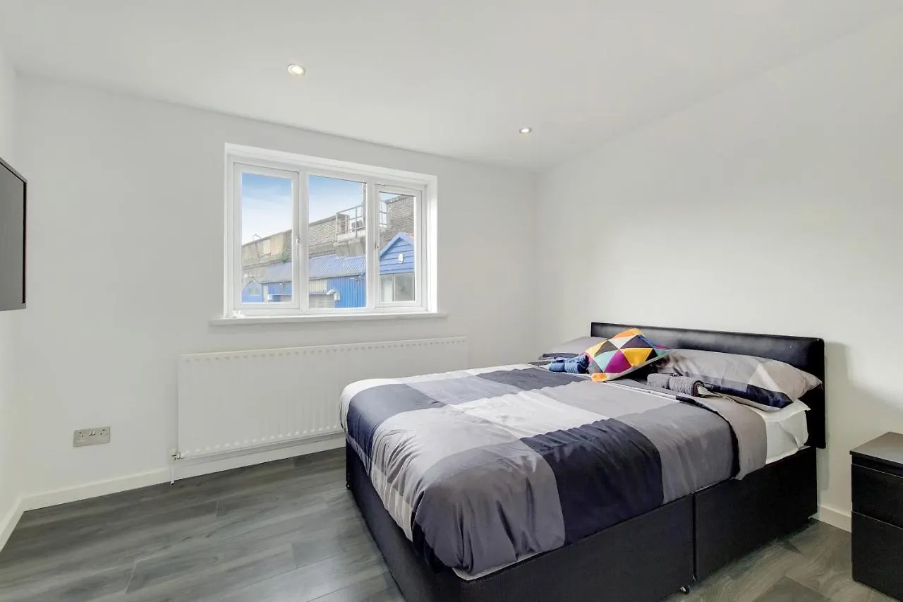 Lovely 4 Bed Apartment Perfect For Families! London 0*,  United Kingdom